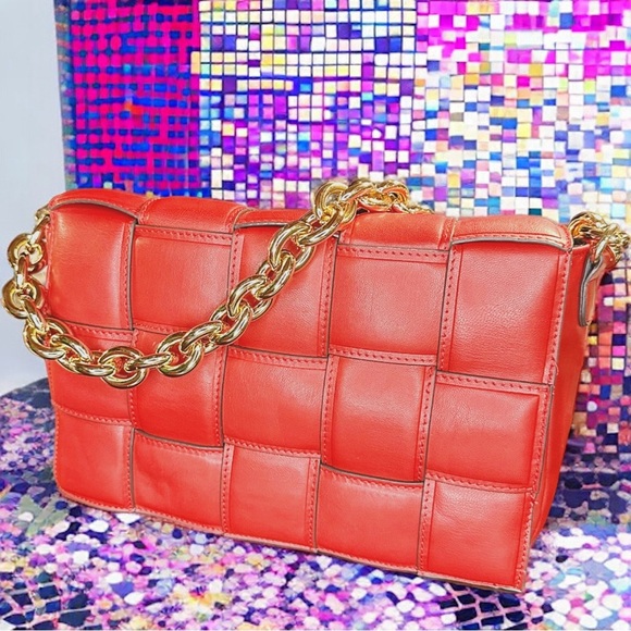 NEW Luxe Cherry Red Woven Vegan Leather Goldtone Chain Top Handle & Shoulder Bag - Picture 1 of 16